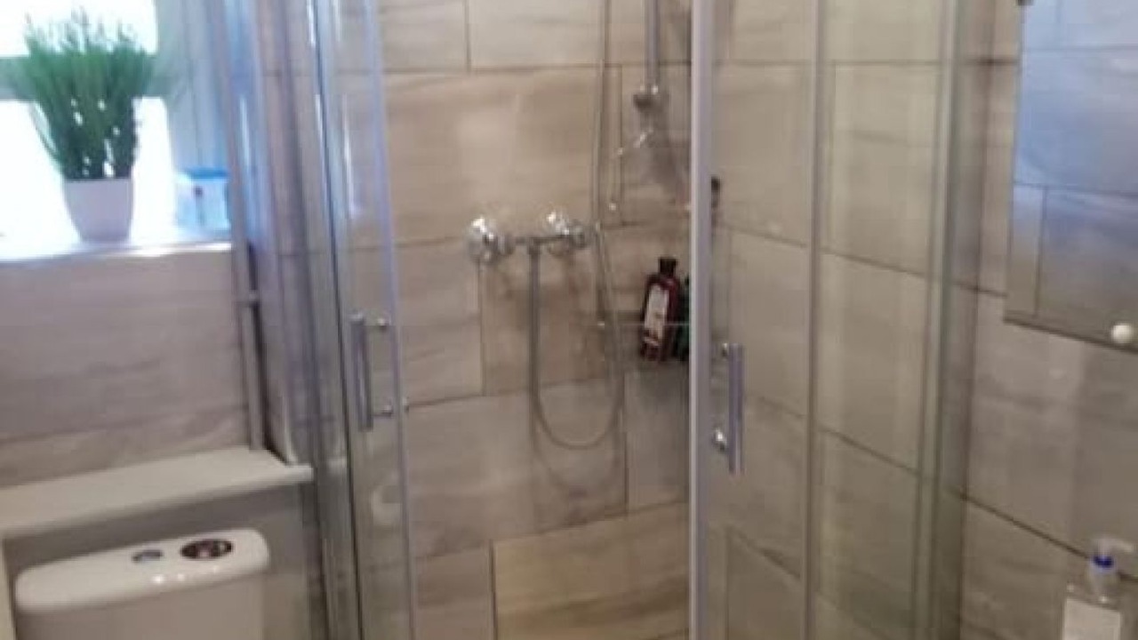 Photo of Bathroom in Oval