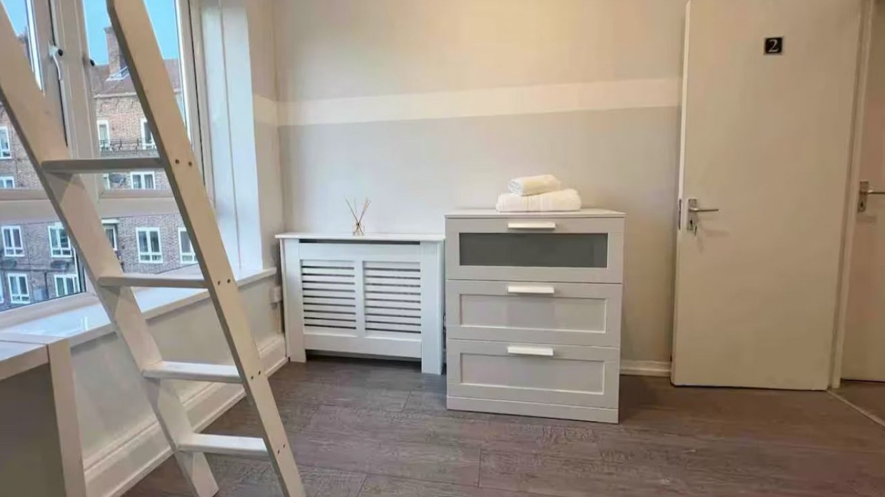 Photo of Others in Oval