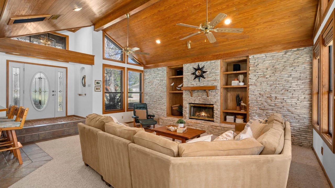 Photo of Livingroom in Cape Royale