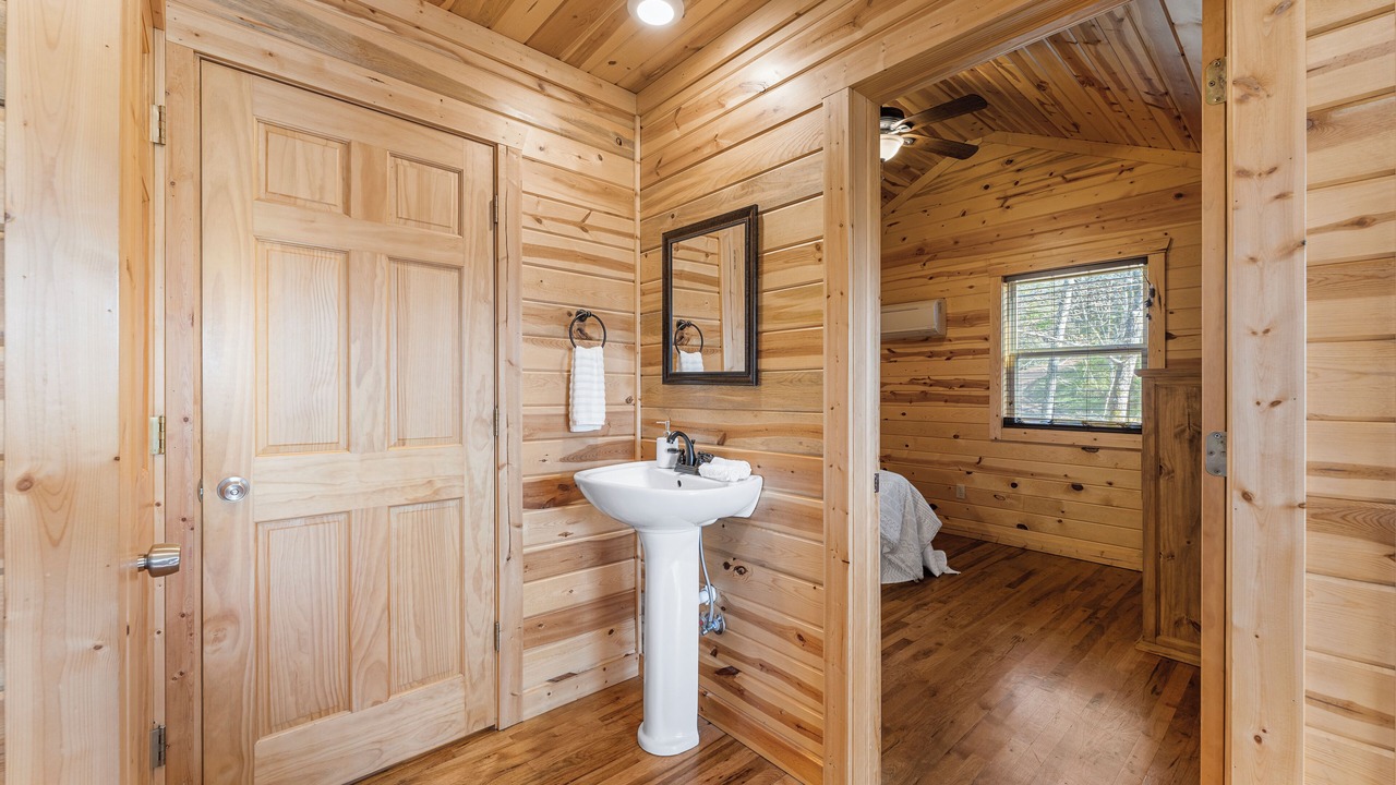 Photo of Bathroom in Jasper