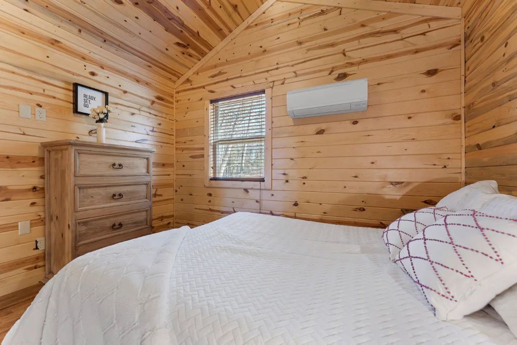 Photo of Bedroom in Jasper