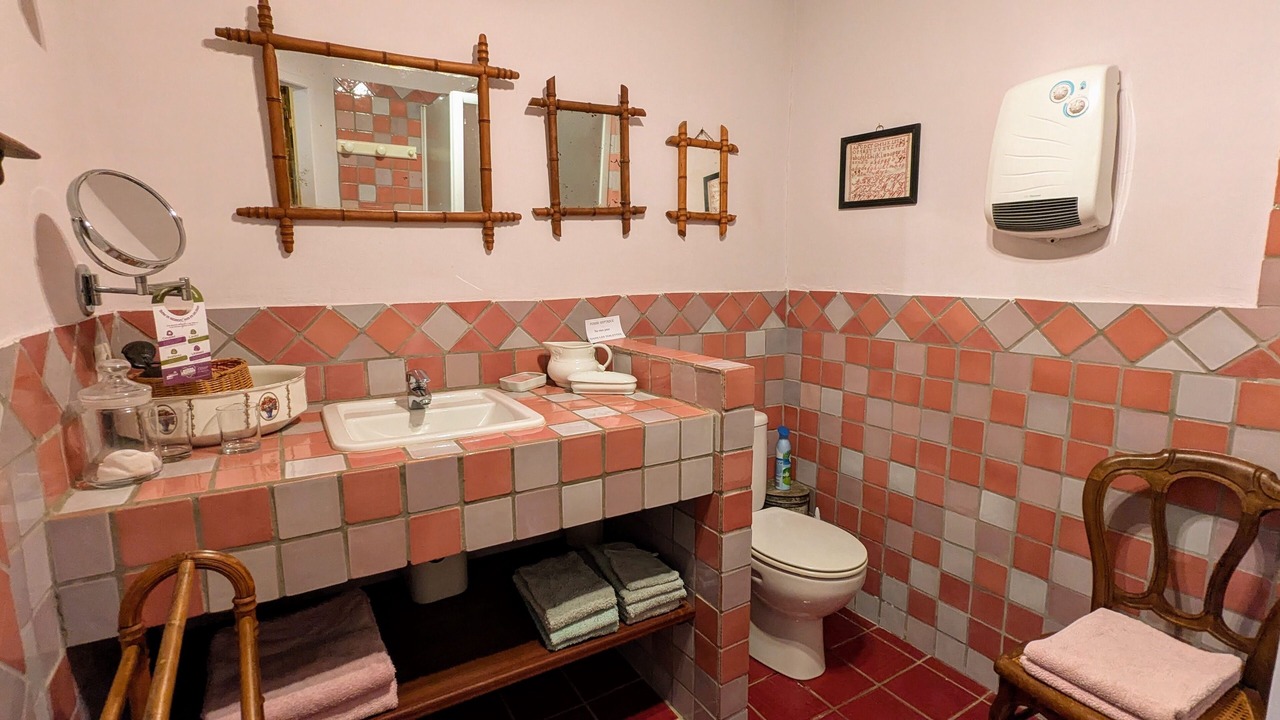 Photo of Bathroom in Saint-Paul-Trois-Chateaux