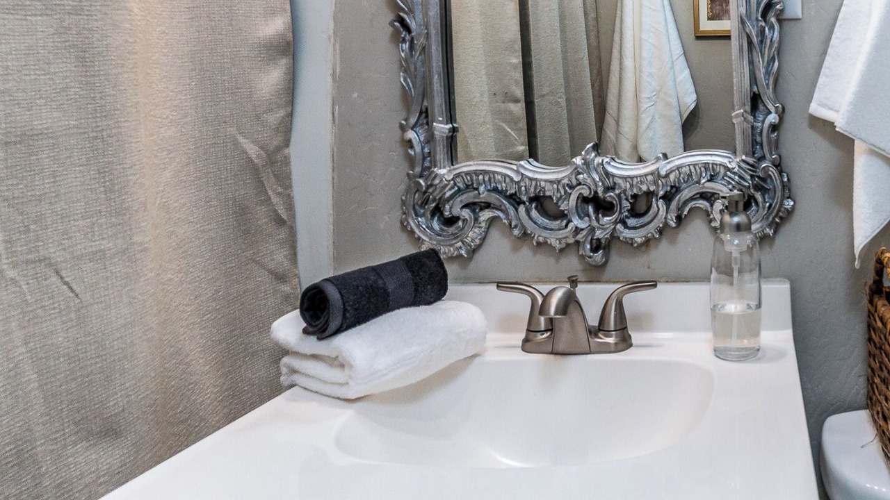 Photo of Bathroom in Borger