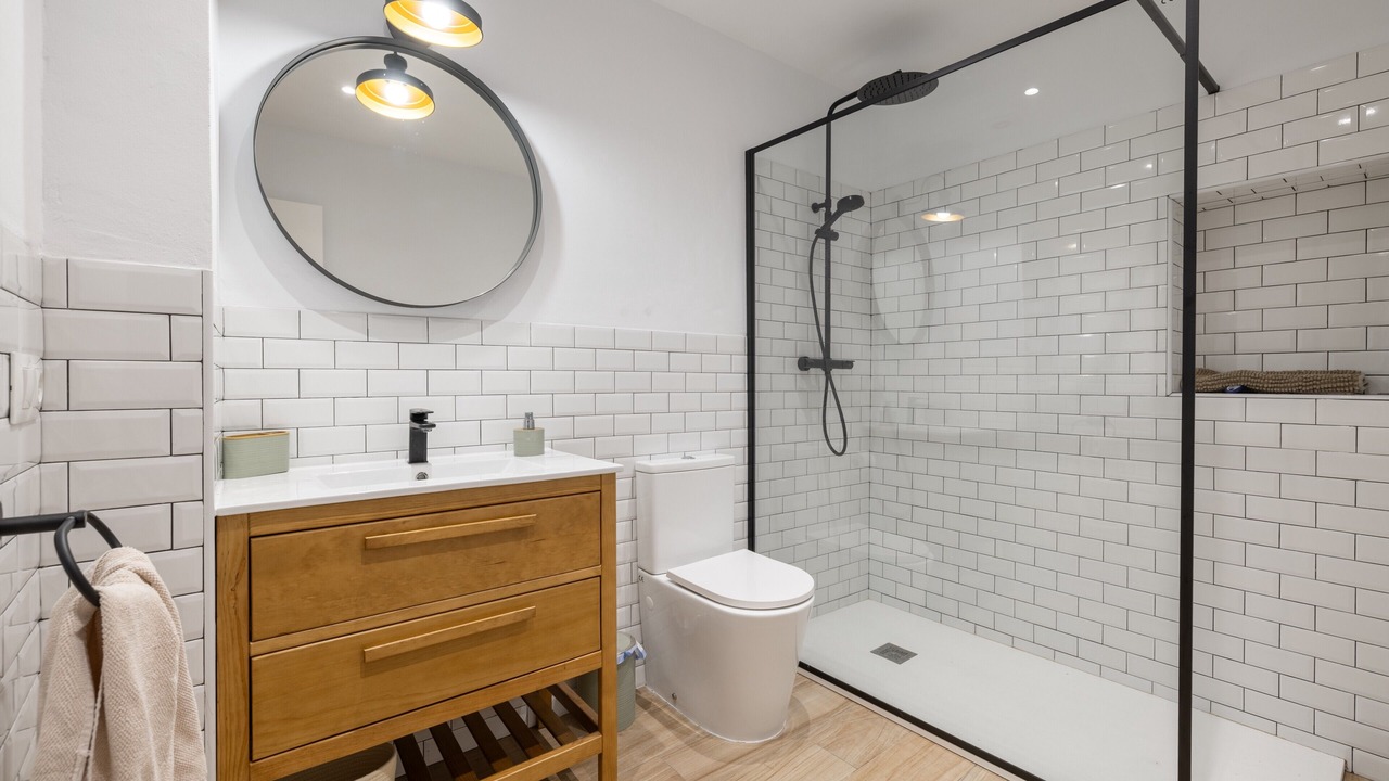 Photo of Bathroom in Camarles