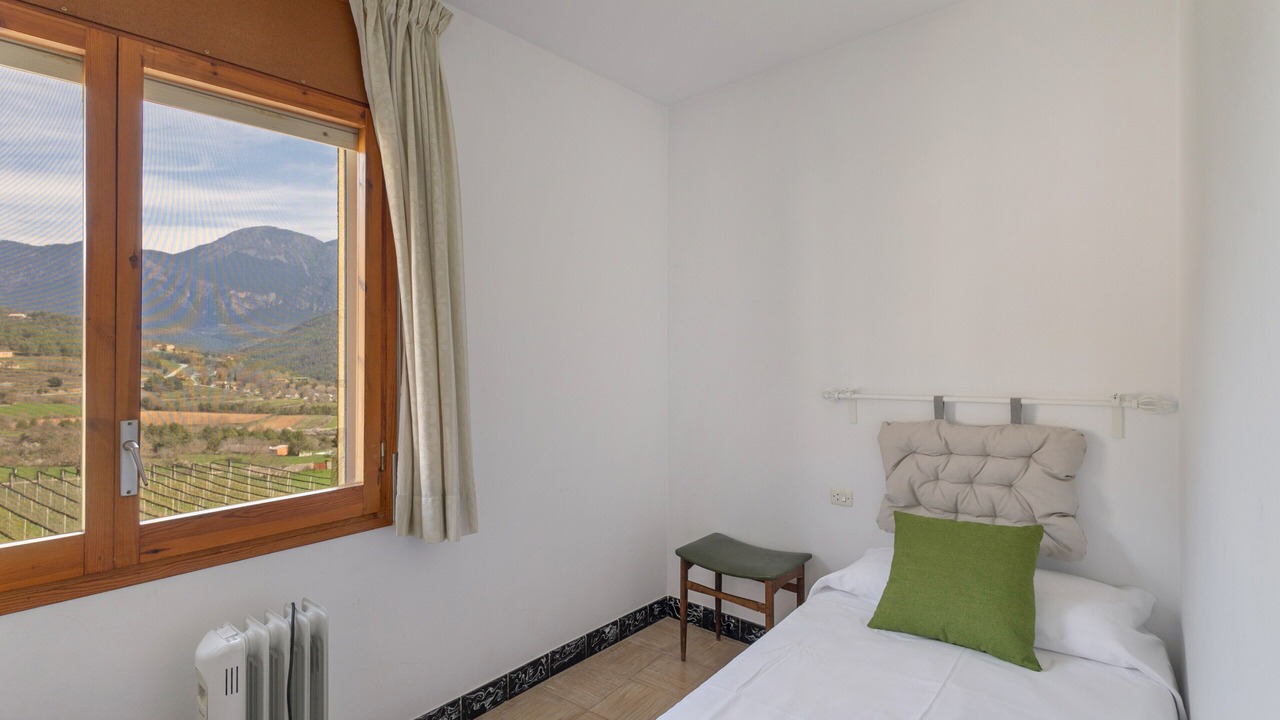 Photo of Bedroom in San Lorenzo de Morunys