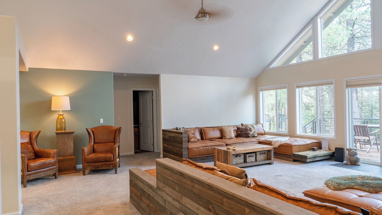 Photo of Livingroom in Lyle