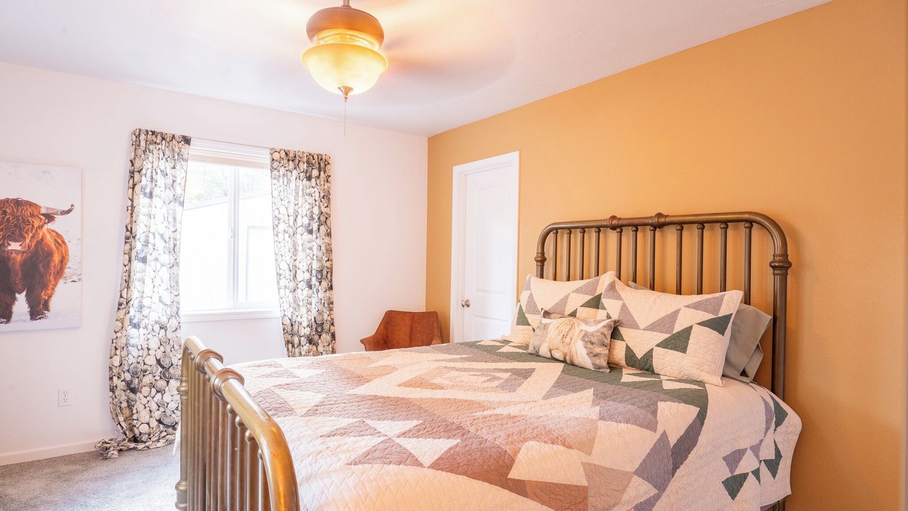 Photo of Bedroom in Lyle