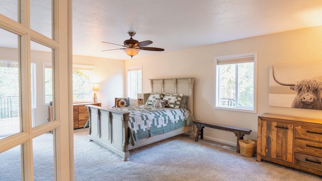 Photo of Bedroom in Lyle