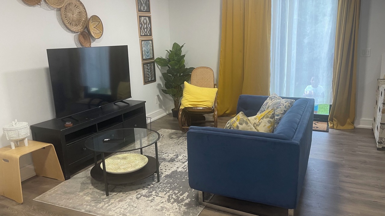 Photo of Livingroom in Durham Region