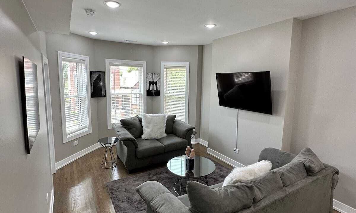 Photo of Livingroom in Greater Grand Crossing