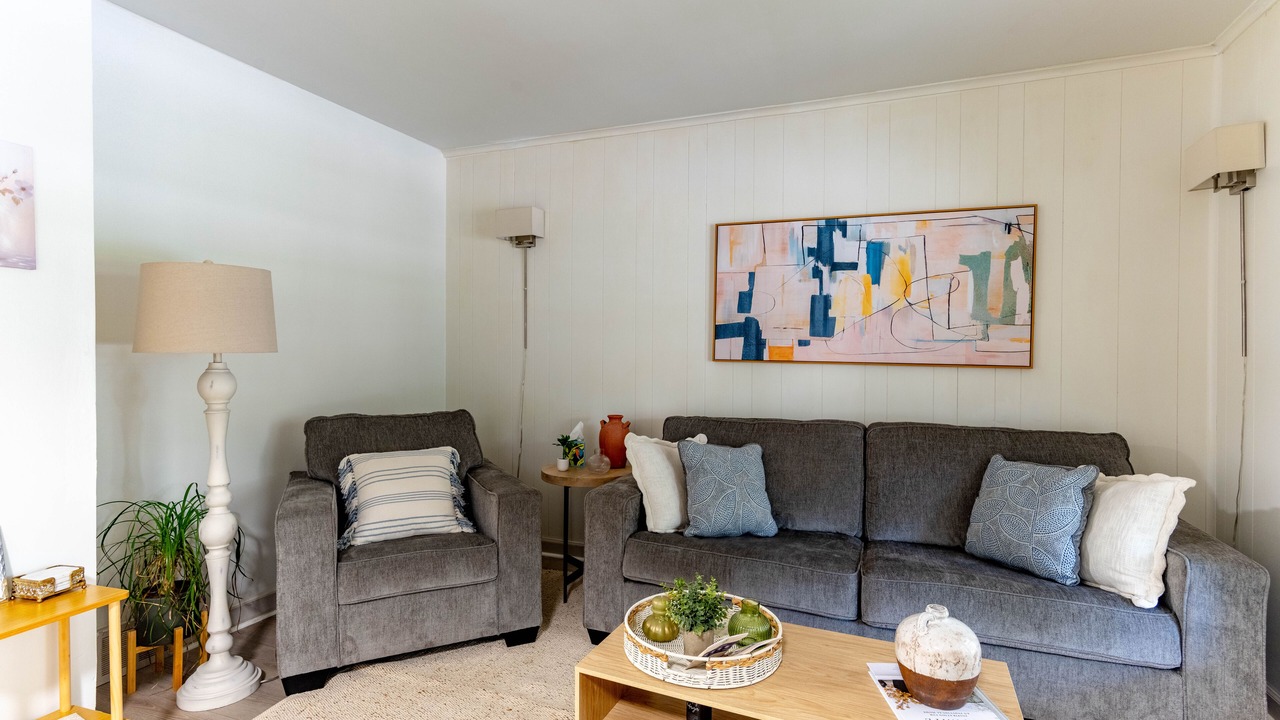 Photo of Livingroom in Dearborn