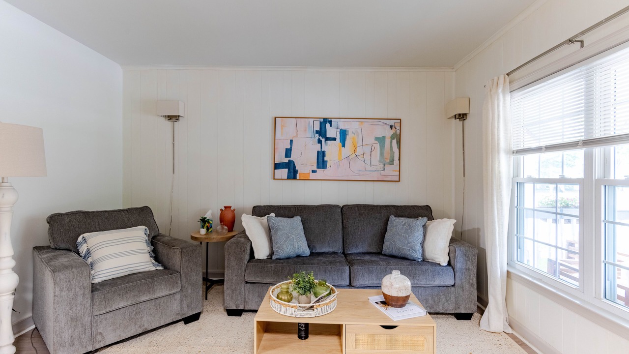 Photo of Livingroom in Dearborn