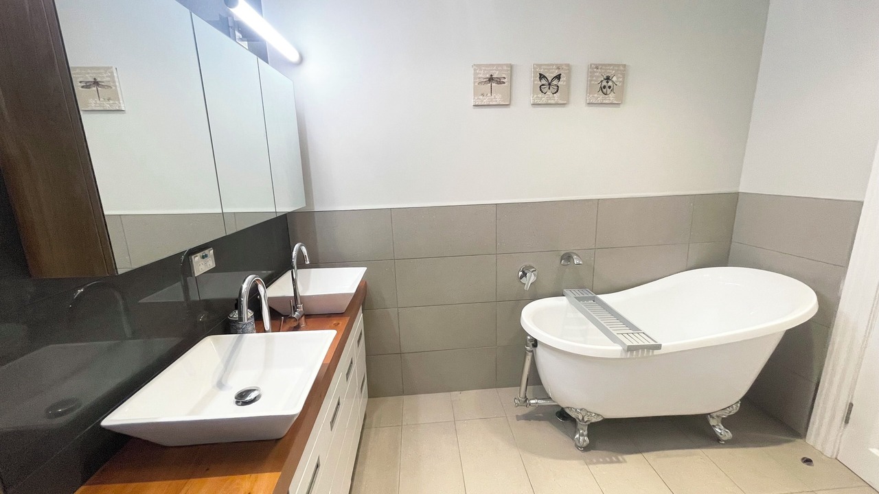 Photo of Bathroom in Bluff Hill