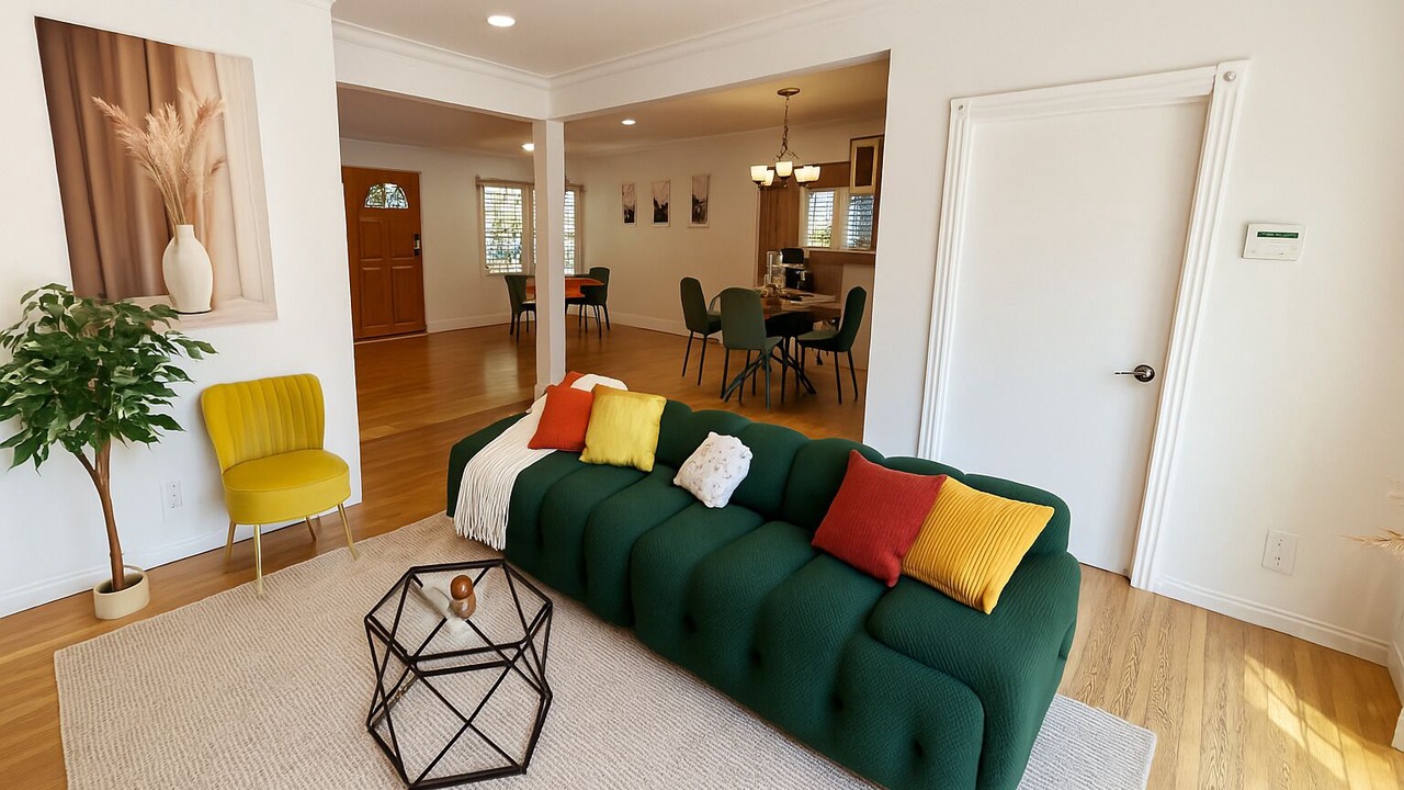 Photo of Livingroom in Reseda