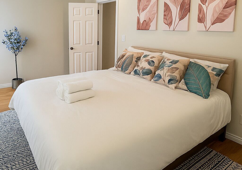 Photo of Bedroom in Reseda