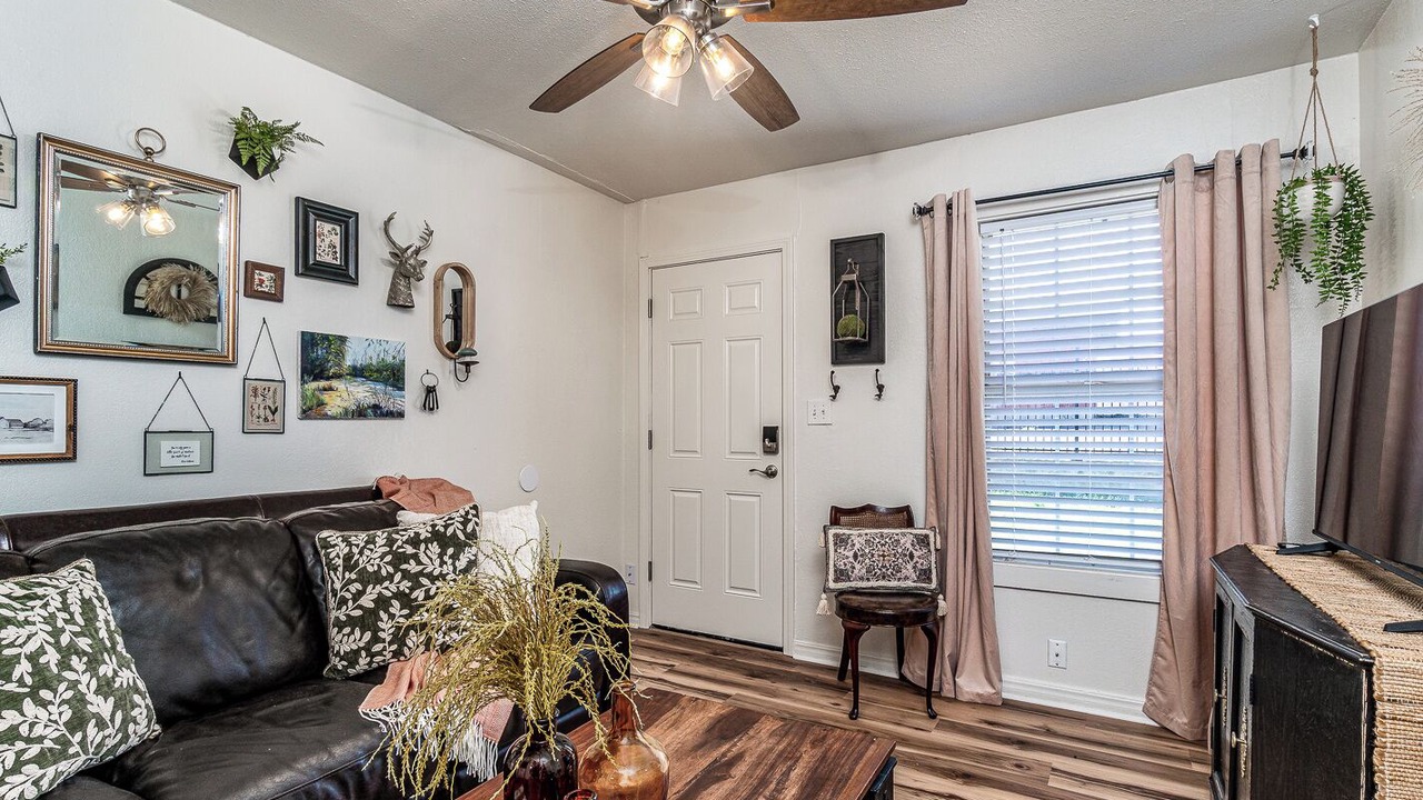 Photo of Livingroom in Borger
