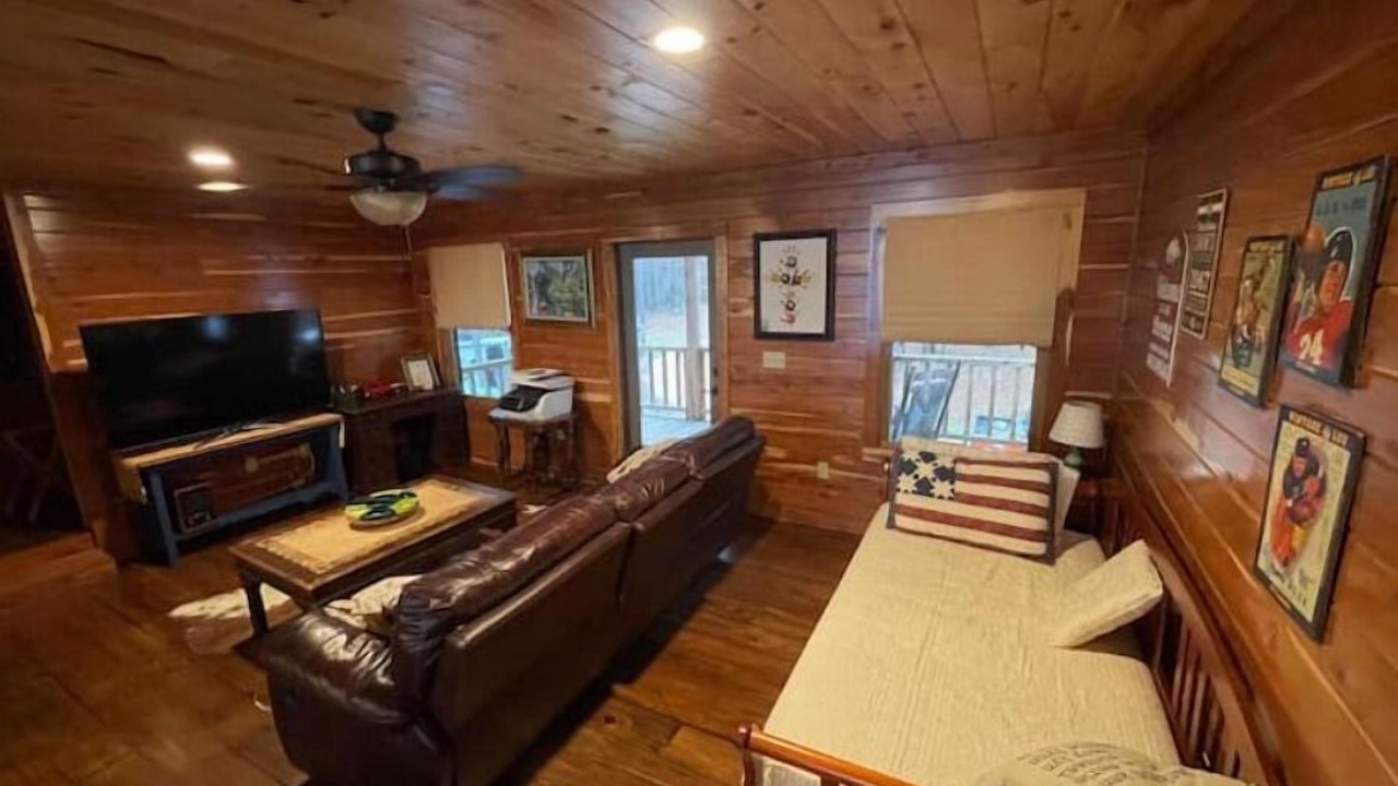 Photo of Livingroom in Broaddus