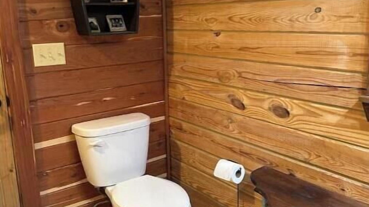Photo of Bathroom in Broaddus