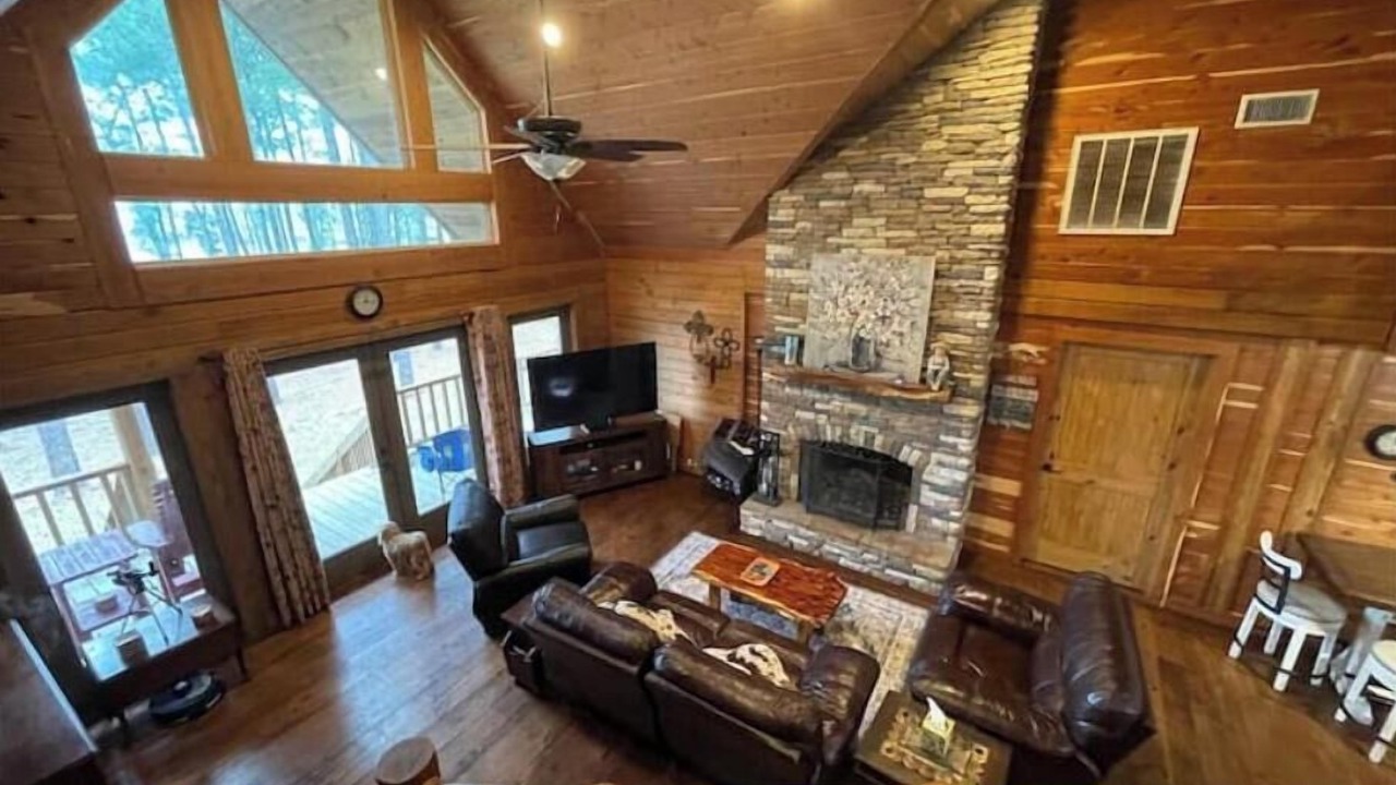 Photo of Livingroom in Broaddus