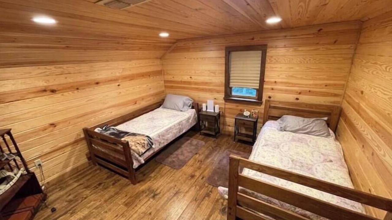 Photo of Bedroom in Broaddus