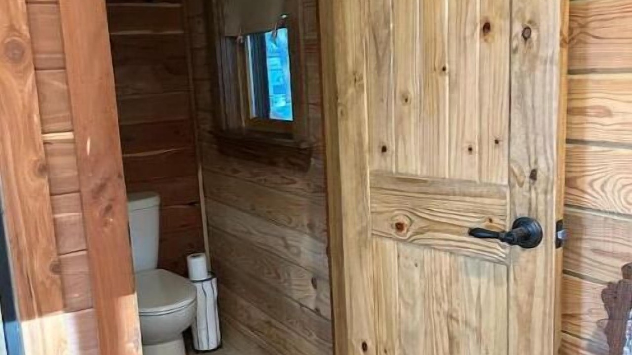 Photo of Bathroom in Broaddus