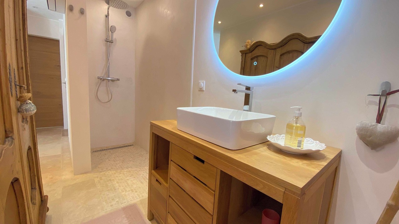 Photo of Bathroom in Aubussargues