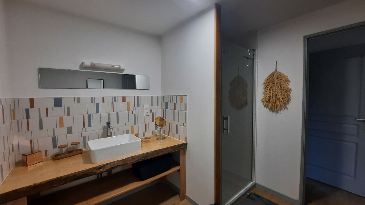 Photo of Bathroom in Signy-lAbbaye