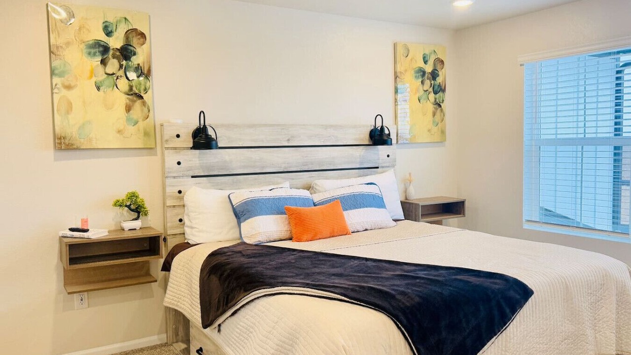 Photo of Bedroom in Aurora