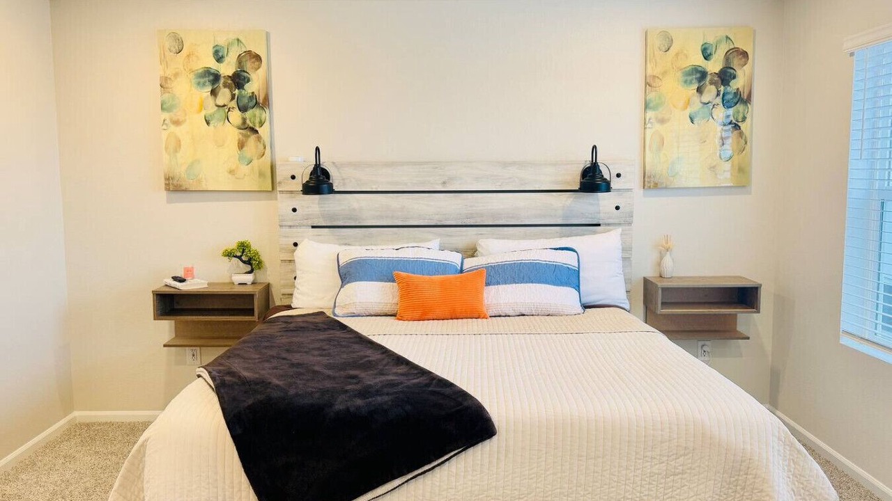 Photo of Bedroom in Aurora
