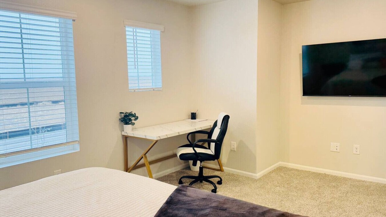 Photo of Bedroom in Aurora