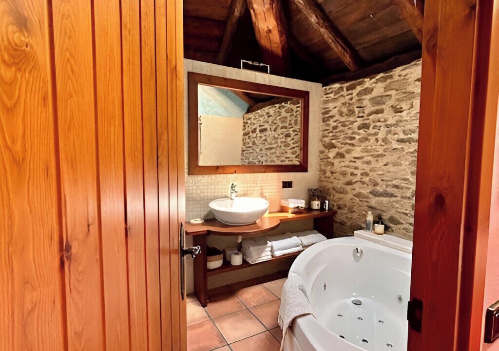 Photo of Bathroom in La Guingueta d'Aneu
