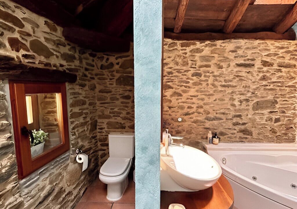Photo of Bathroom in La Guingueta d'Aneu