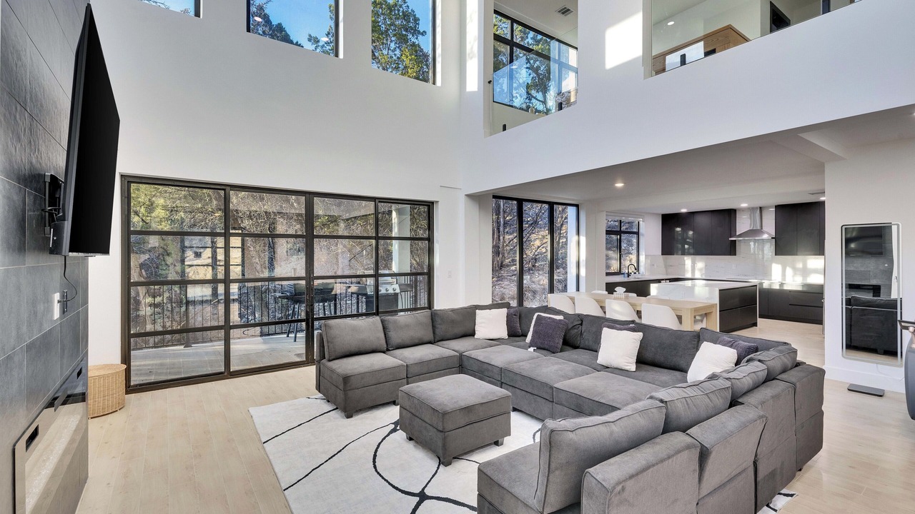 Photo of Livingroom in Highland Lake Estates