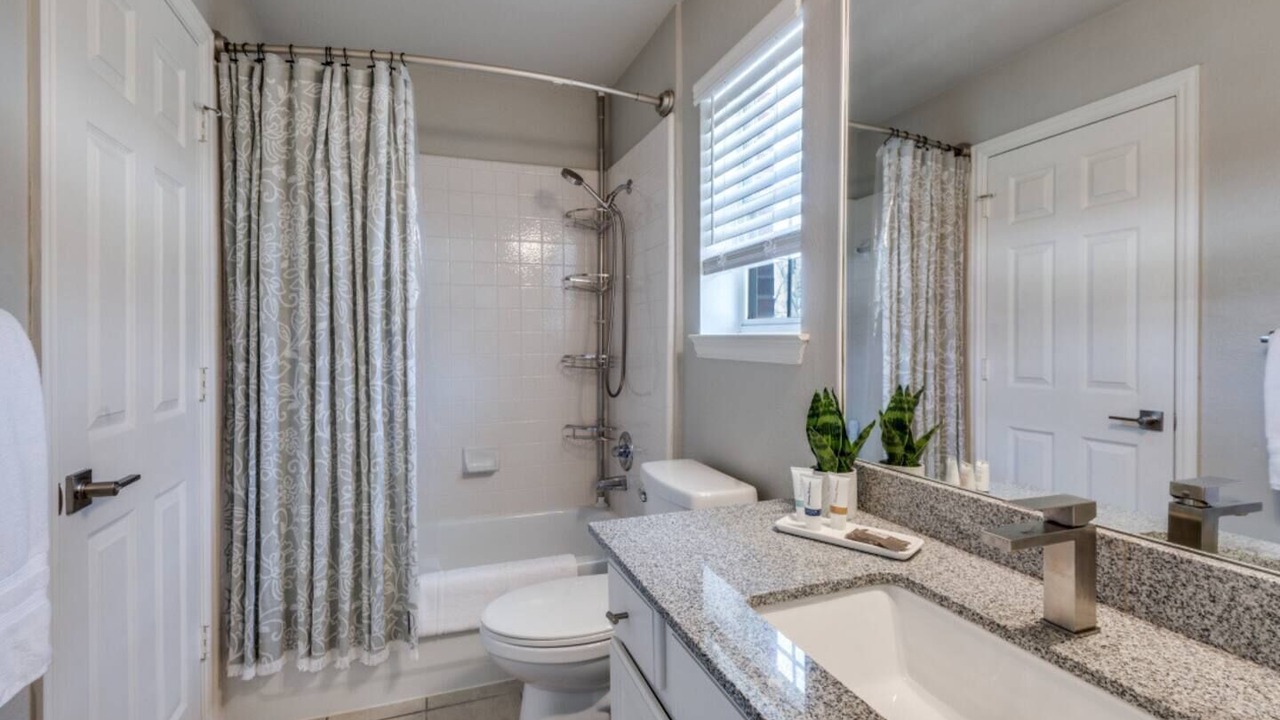 Photo of Bathroom in North Central Carrollton