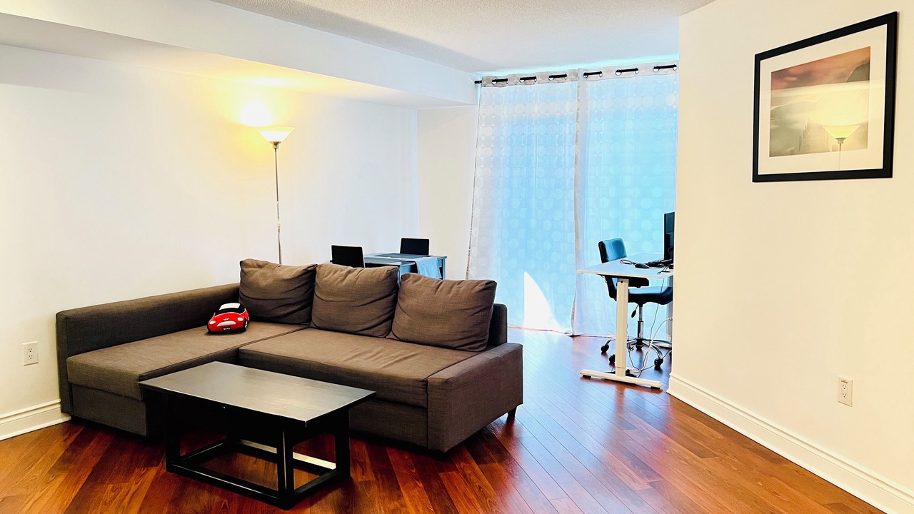 Photo of Livingroom in Willowdale