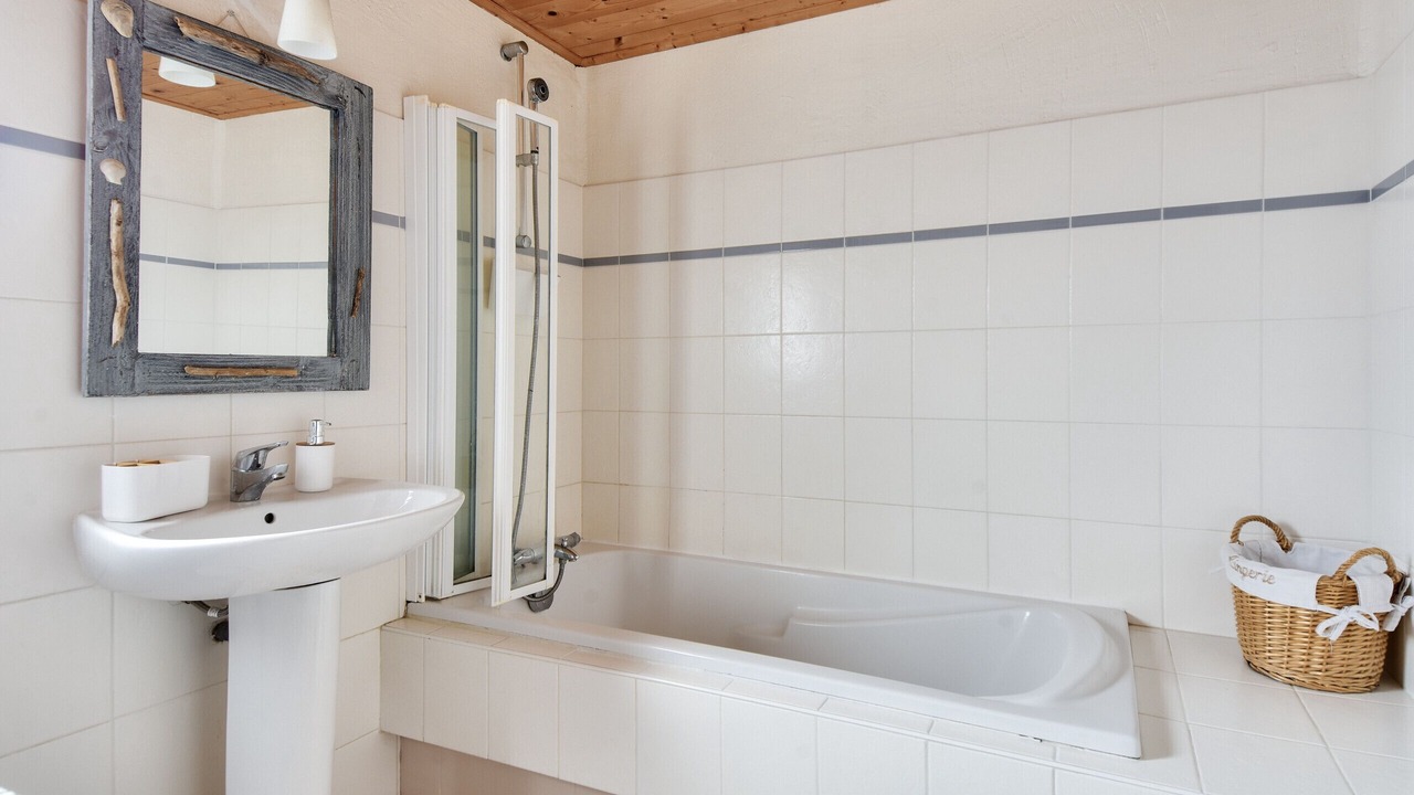Photo of Bathroom in La Gueriniere