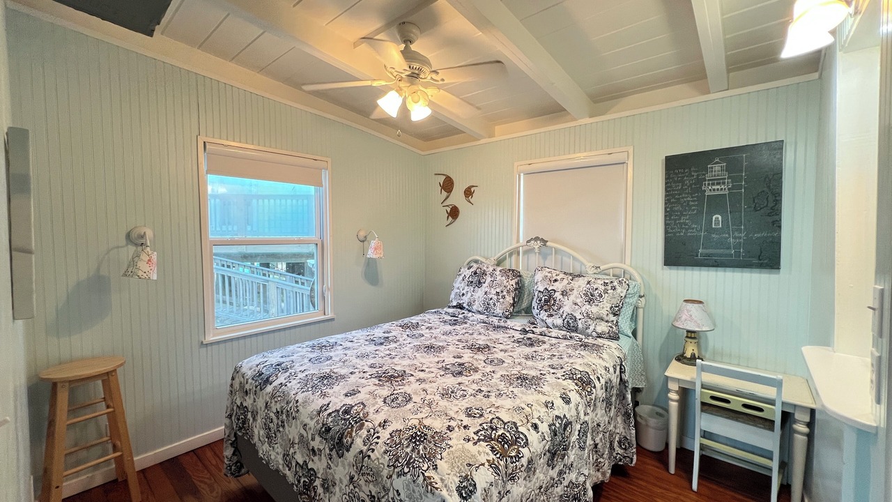 Photo of Bedroom in Surfside Beach