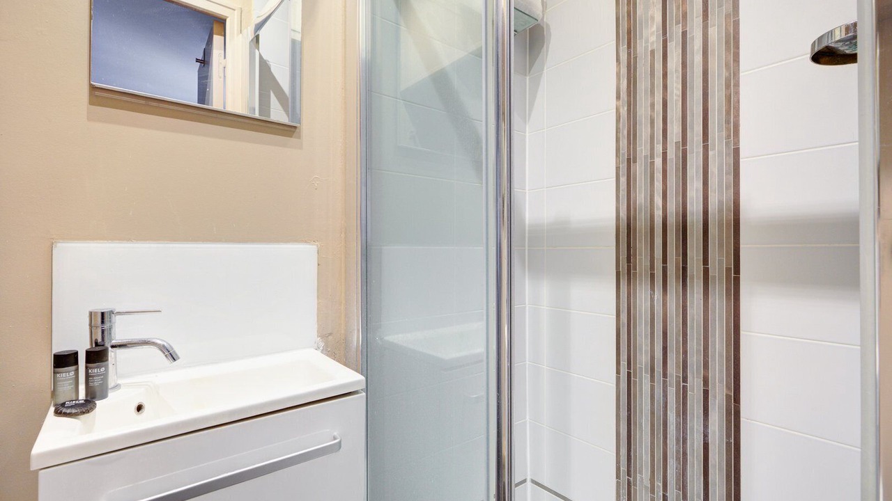 Photo of Bathroom in Pantin