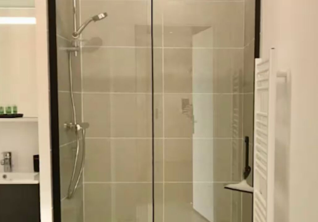 Photo of Bathroom in Glacis-Victoire
