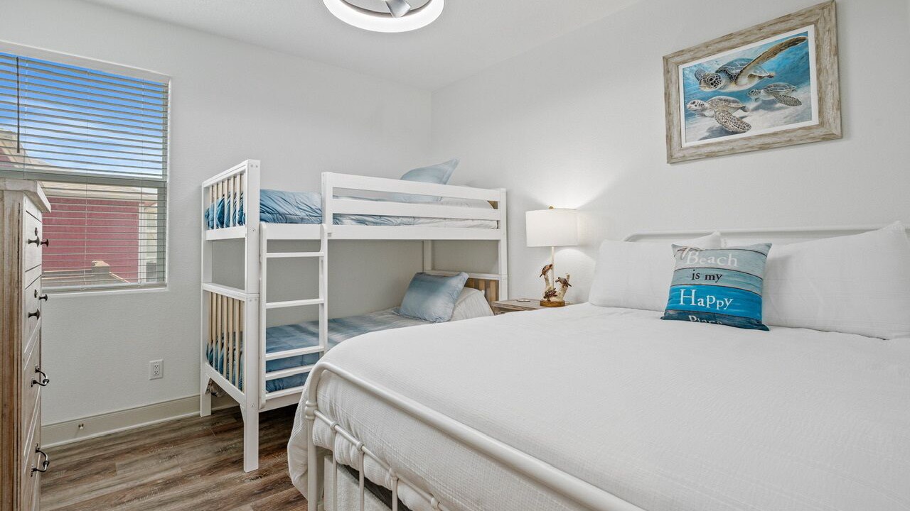 Photo of Bedroom in Crystal Beach