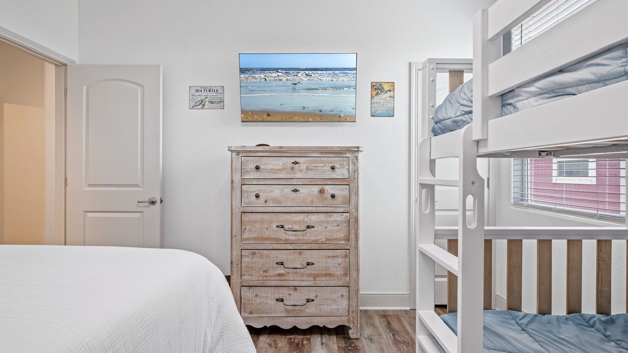 Photo of Bedroom in Crystal Beach