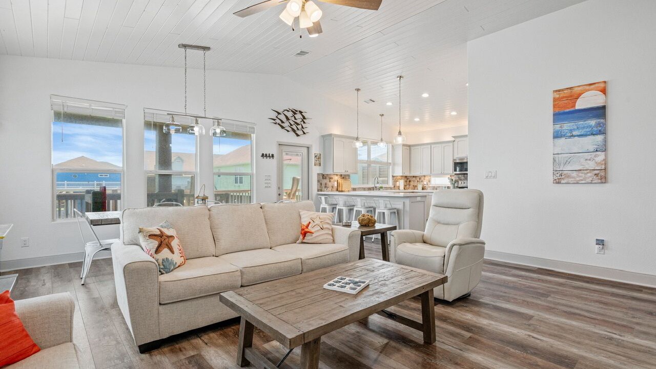 Photo of Livingroom in Crystal Beach