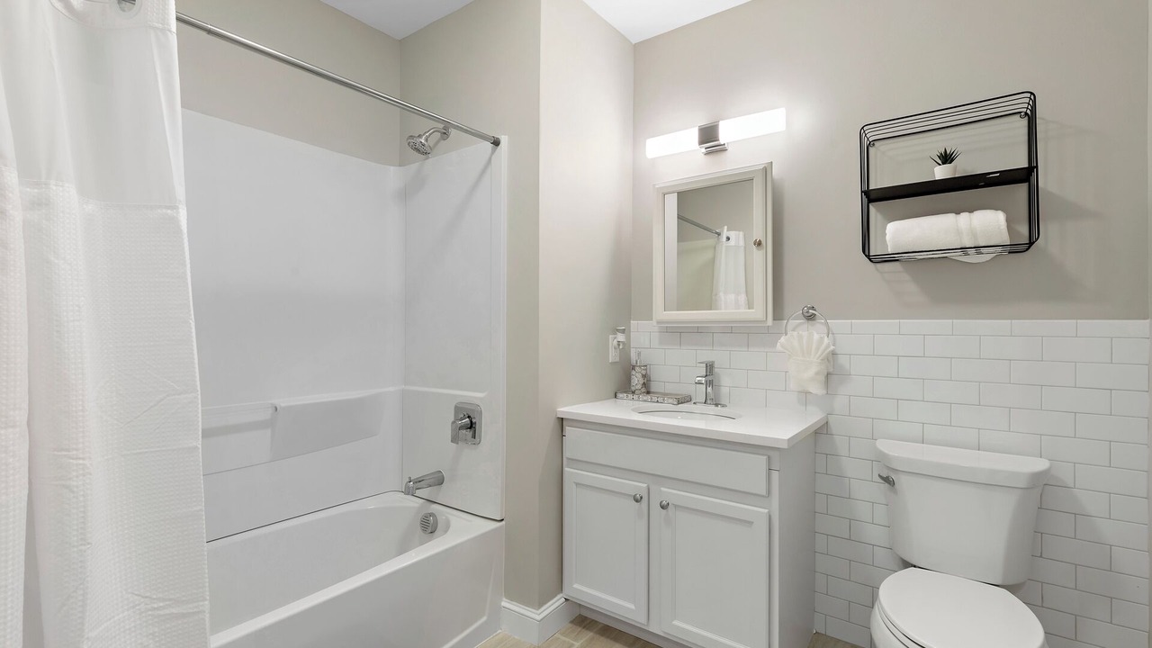 Photo of Bathroom in Newark