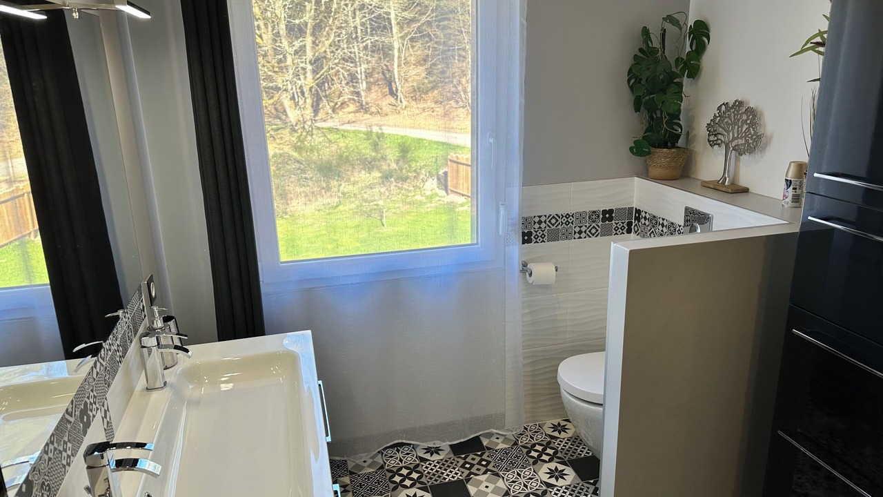 Photo of Bathroom in Jeanmenil