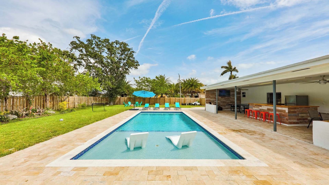 Photo of Outdoor in Hallandale Beach