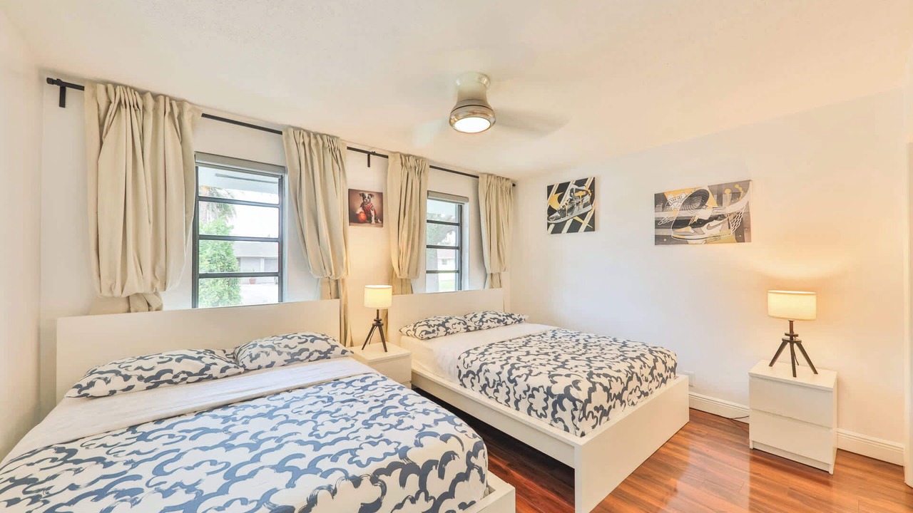 Photo of Bedroom in Hallandale Beach