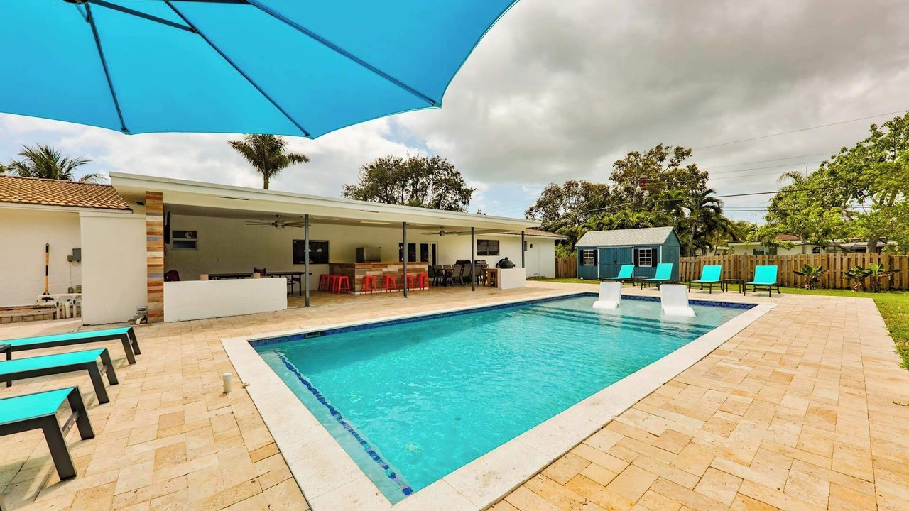 Photo of Outdoor in Hallandale Beach