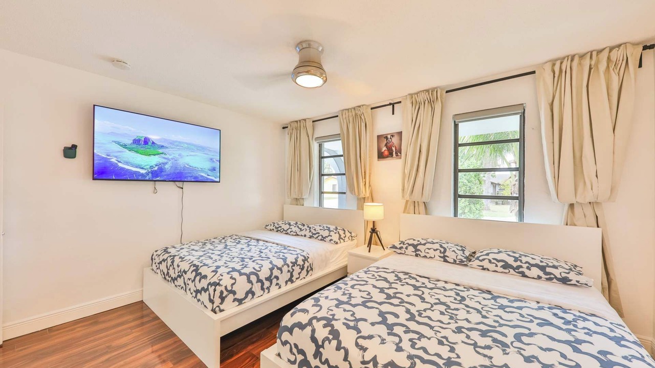 Photo of Bedroom in Hallandale Beach