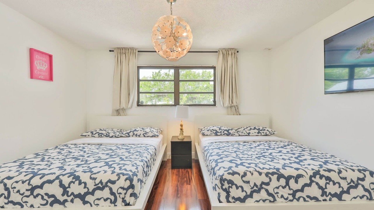 Photo of Bedroom in Hallandale Beach