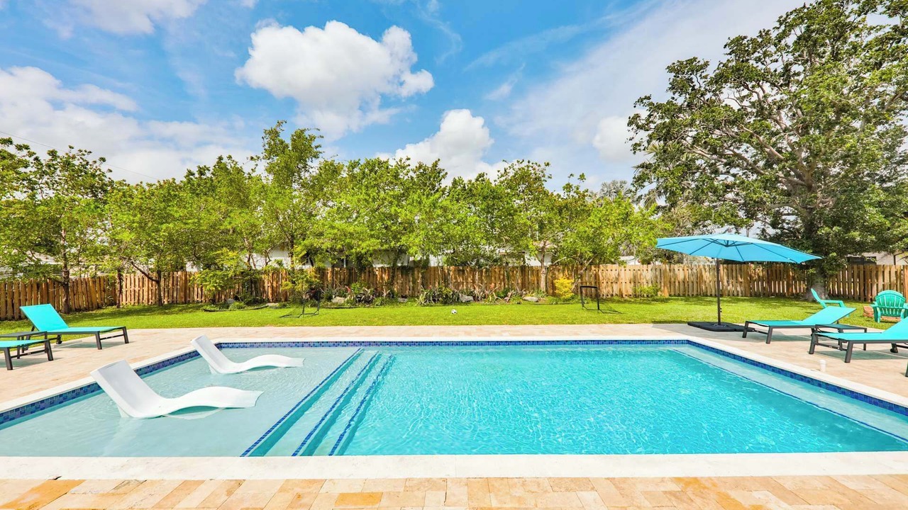 Photo of Outdoor in Hallandale Beach